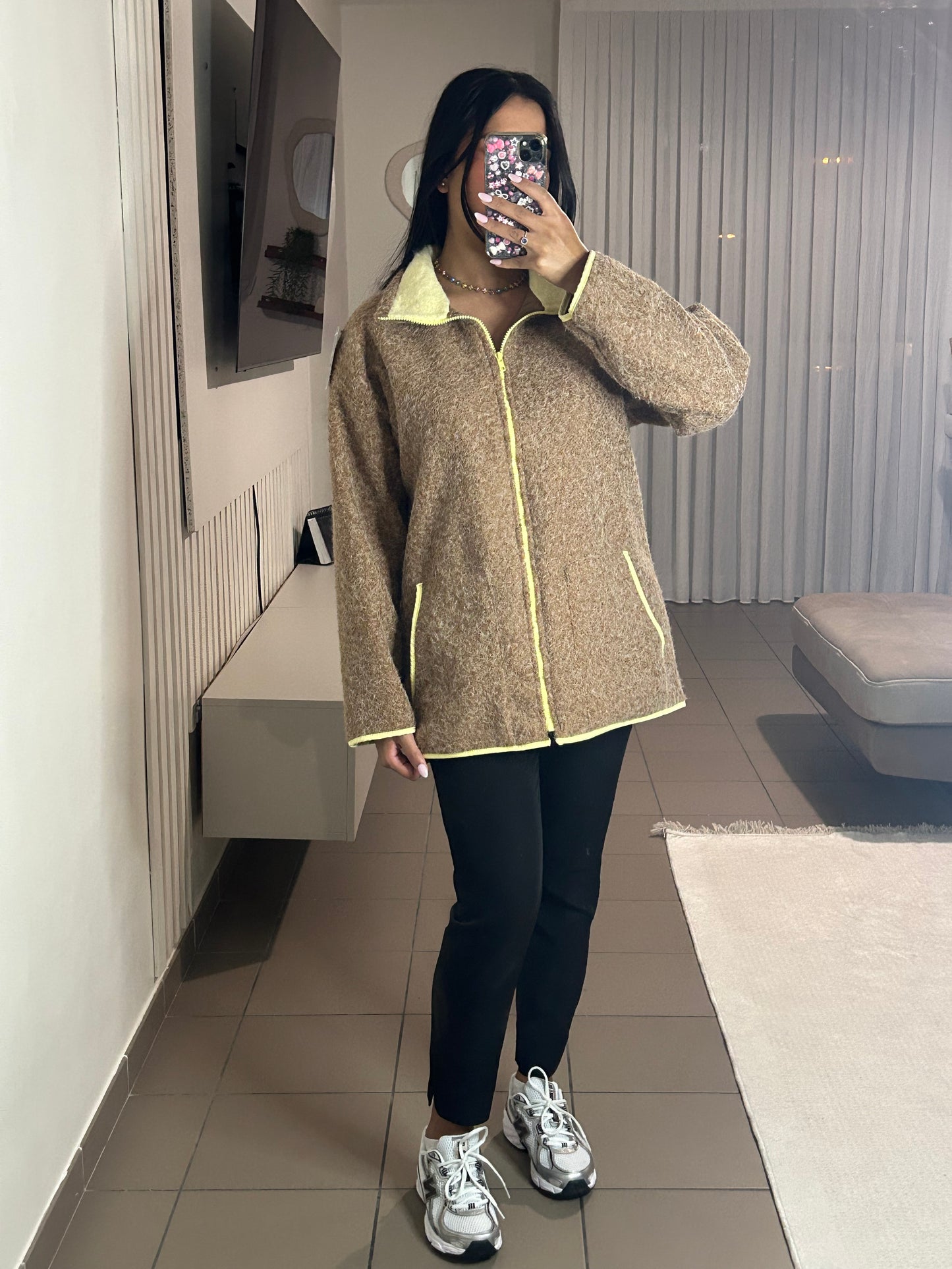 Veste Longue en Laine Bouillie Femme Col Jaune – Morphologie Généreuse