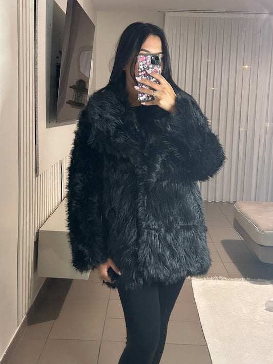 Manteau à Fourrure Femme Mi-Long – Boutons Élégants