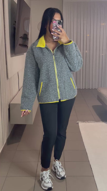 Veste en Laine Bouillie Femme Col Jaune – Élégance Discrète
