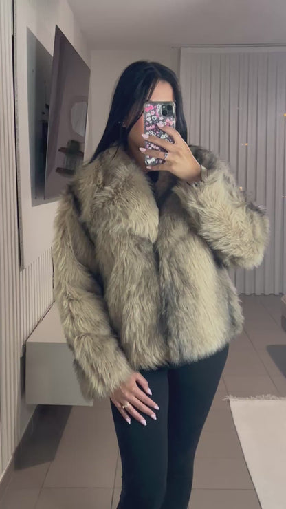 Veste en Fourrure Courte Femme – Élégante et Chaude